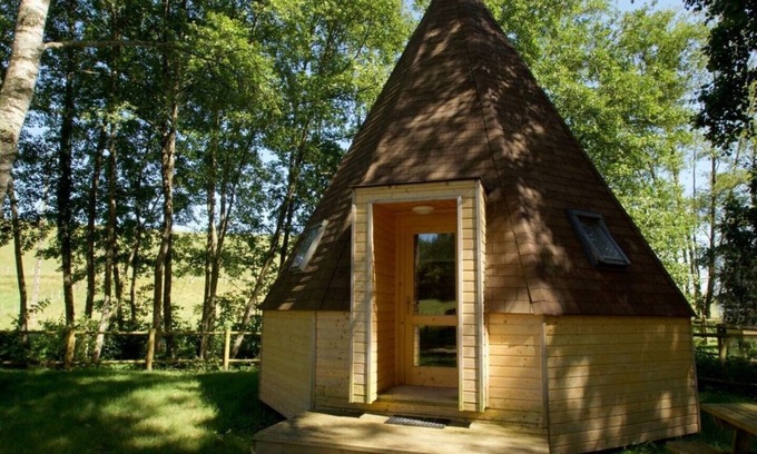 Champvert Cabin | unusual gites in the heart of nature Les Tipis 6