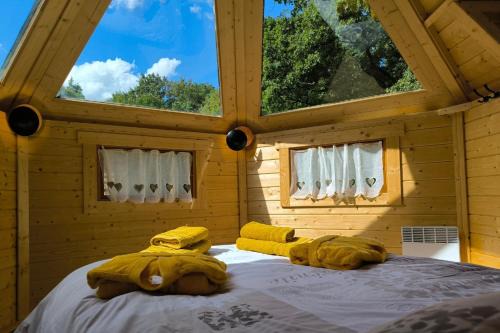 Guenrouet Ski Chalet | Unusual Luxury Spa Private & Petits Dej Cabin