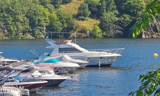 Vals d'Aix et Isable Boat Rental | Unusual nights on a 12m boat in the heart of nature (Loire gorges)