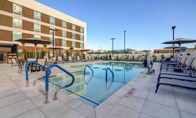 Centennial Hills Hotel | Unwind and Indulge In Our Oasis! 2 Modern Units, Free Breakfast, Kitchen!