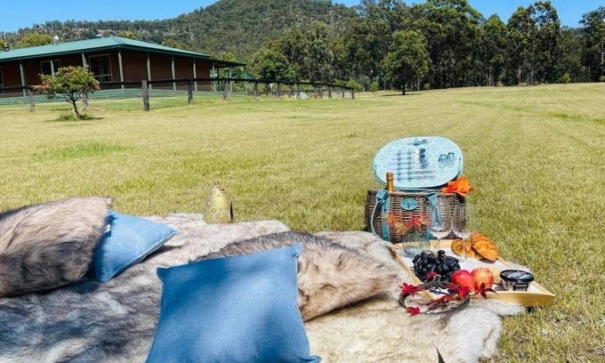 Bulga House | Unwind in Hunter Valley Greenwood holiday house . Just 10 minutes from wineries.