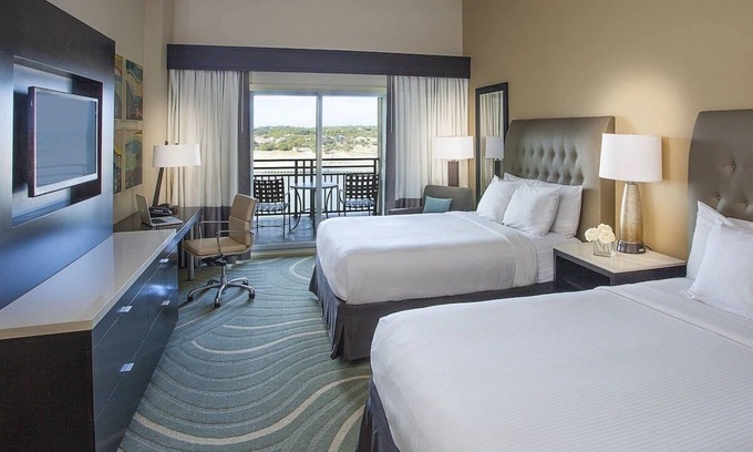 Lakeway Hotel | Unwind in Style and Comfort! Free Parking, Outdoor Pool!