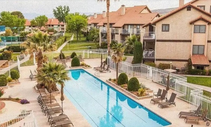 St. George Condo | Updated condo with pools near golf courses