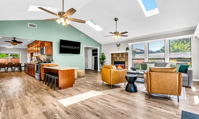 Irving House | Updated, Game Room, Mins to DFW & DAL | TMC