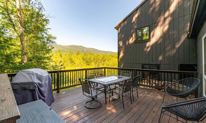 Birch Hill House | Updated Mt. View Retreat! 7 min to NoCo Village, 5 min to Echo Lake & Saco!
