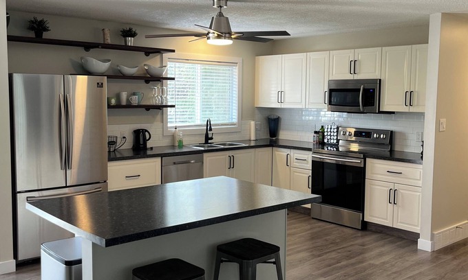Grande Prairie House | Upper level home in Grande Prairie