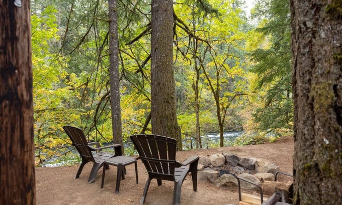 Blue River Cabin | Upriver Nest: Riverfront Oasis