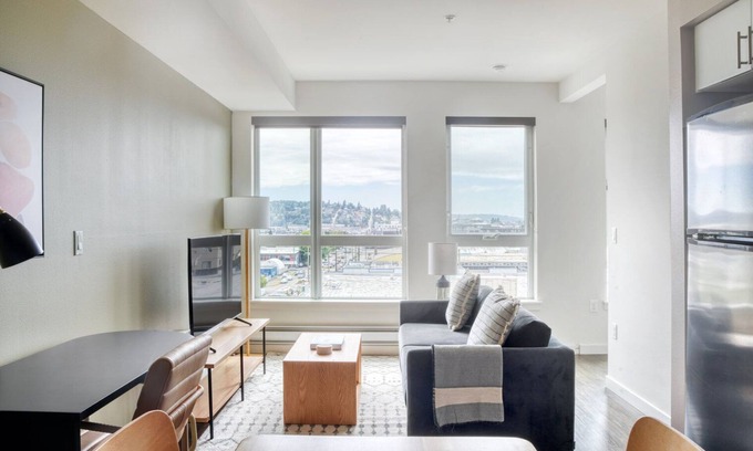 West Woodland Apartment | Upscale Ballard 1BR w/BBQ, Lounge & W/D, onsite retail, by Blueground
