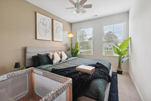 Southwest Raleigh House | Upscale King 3BR Townhouse Mins to Cary & NC State