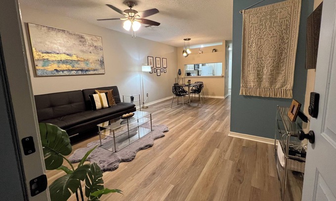 New Tampa House | Upscale: POOL, KING Bed, Long Stay by Tampa Palms