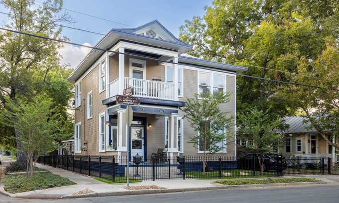 Arsenal Condo | Upscale, Quiet, and Relaxing King William Retreat