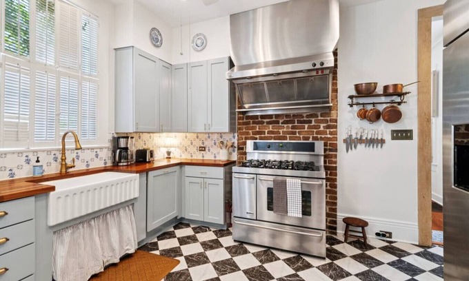 Audubon House | Uptown 3BR w/Outdoor Patio - Near Audubon Park!