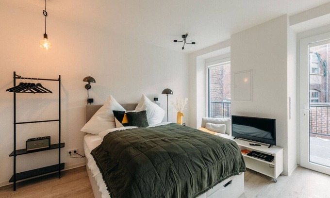 Friedrichstadt Apartment | Urban Chic | Smart TV | Perfect for Two
