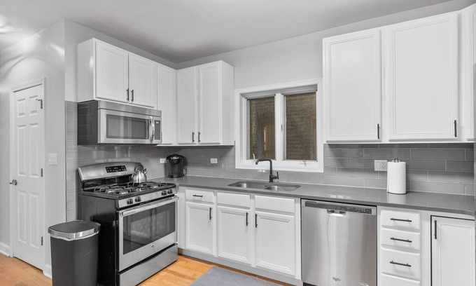 West Town Apartment | Urban Fab!