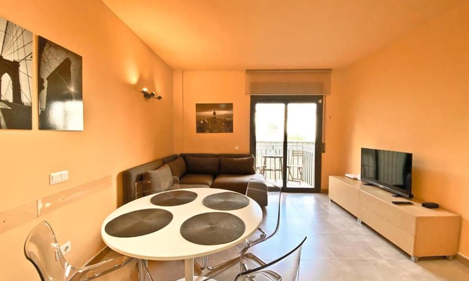 Vic - Remei Apartment | Urban Manresa-City center apartment with balcony
