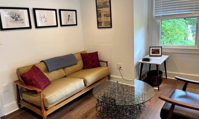 Edgewood Apartment | Urban Oasis Carriage House US OPEN