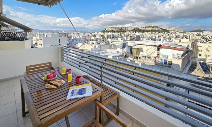 Kallithea Apartment | Urban Oasis with Acropolis Views by GHH