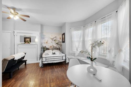 Spruce Hill Apartment | Urban Quaint Flat Upenn