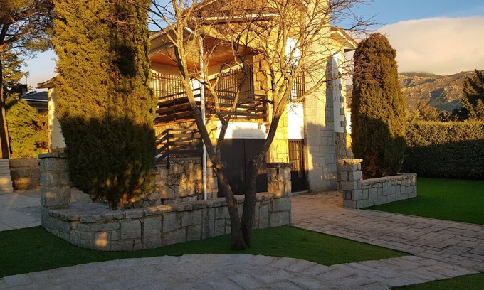 La Ponderosa de la Sierra Ski Chalet | Urbanización La Ponderosa