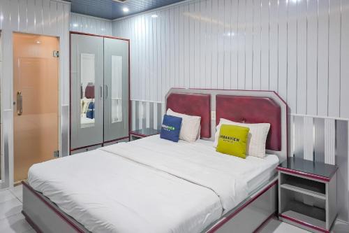 Semarang Hotel | Urbanview Hotel Executive Residence Semarang by RedDoorz