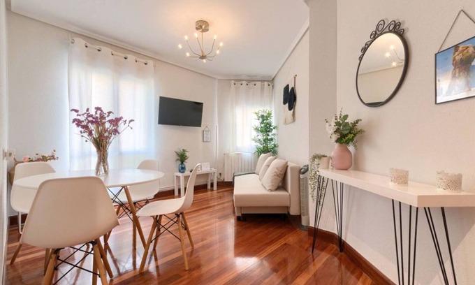 Uribarri Apartment | Uribarri Next to the Town Hall