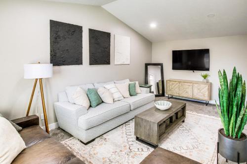 Nibley House | Utah Retreat with Patio, Gas Grill and Mountain Views!