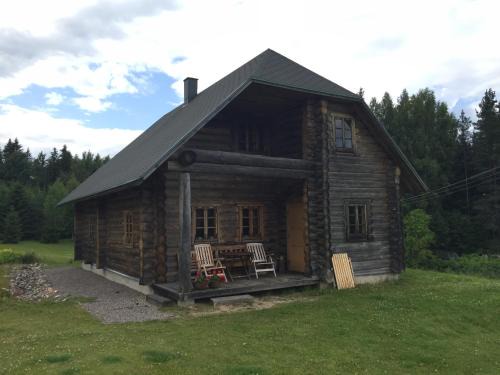 Rouge House | Vällamäe talu puhkemaja