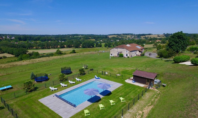 Availles-Limouzine Cottage | VéloGîtes, Gîte de la Bussière, the perfect place for a family vacation?