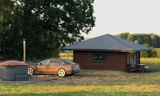 Laza House | Vītolu dīķi - atpūtas mājiņa ar kublu