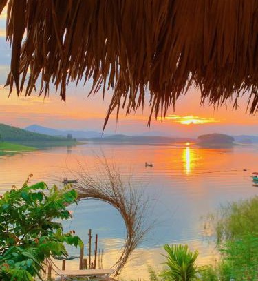 Ngoi Tu House | Vụ Tịch Lakeview Homestay