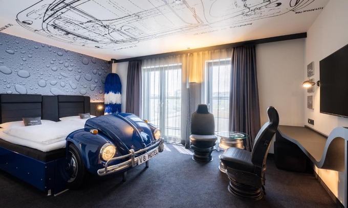 Ossendorf Hotel | V8 Hotel Köln at MOTORWORLD