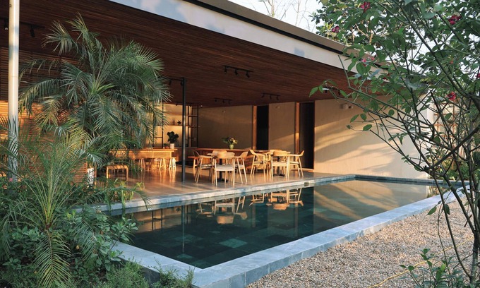 Huong Thuy House | Va Riverside Retreat