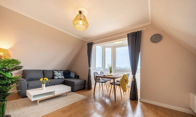Cappel-Neufeld Apartment | Vacation apartment Hansekogge 4-22, romantic and directly on the dike.