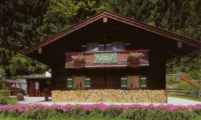 Bischofswiesen Apartment | Vacation Apartment in a Centrally Located 4 Star Vacation Home