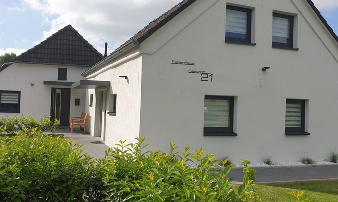 Nordseebad Burhave Apartment | Vacation apartment Meermuschel in Burhave for 2-4 pers. with garden and barbecue by the sea