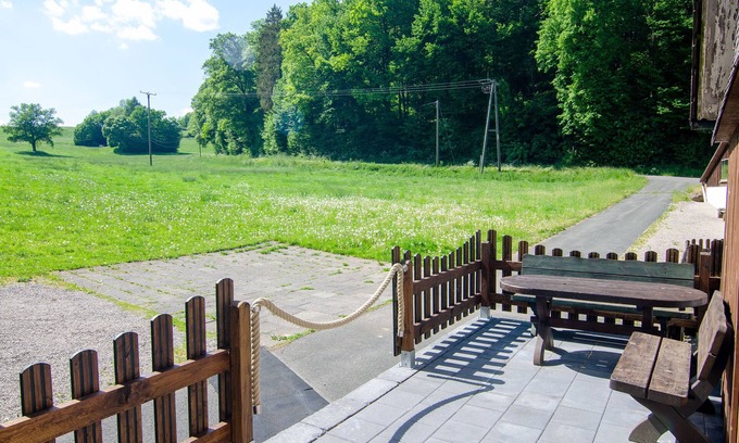 Melbecke Apartment | Vacation apartment Ferienwohnung Waldblick - relaxation in the historic farmhous