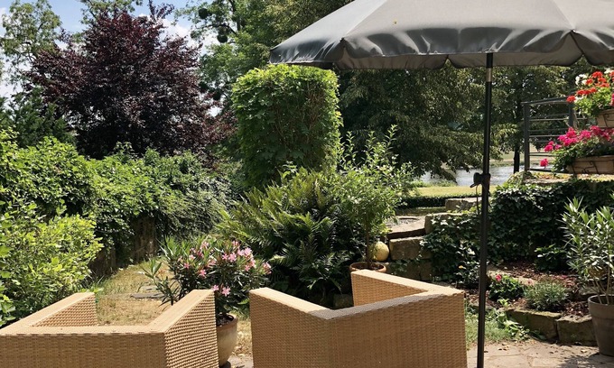 Radeberger Vorstadt Apartment | Vacation apartment in the Villa Graf von Pfeil on the banks of the Elbe