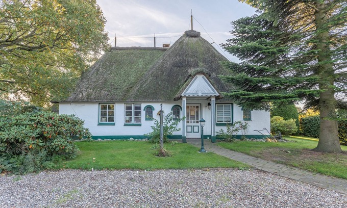 Schleswig-Holstein Apartment | Vacation apartment Kastanienhof Hagebutte in Wisch for up to 2 people