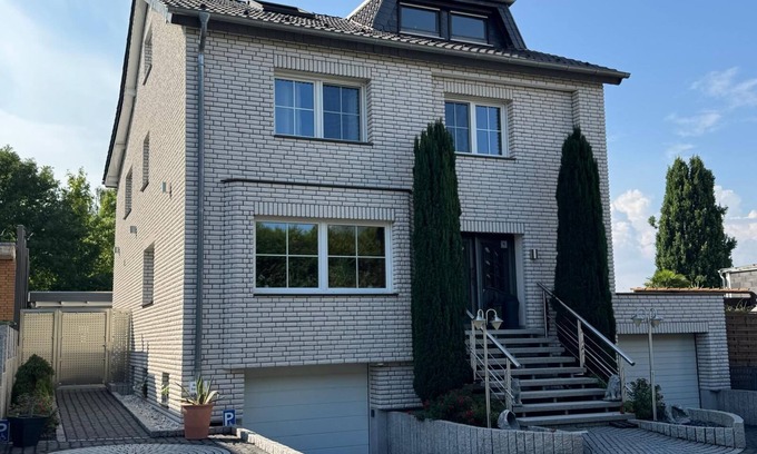 Rheinbach Apartment | Vacation apartment with 85 m² and conservatory at the foot of Tomburg Castle