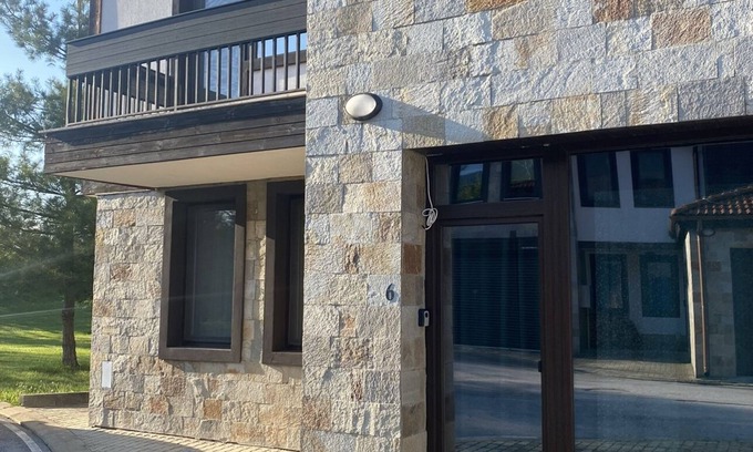 Pravets House | Vacation condo near Pravets Golf resort (inside Hyatt hotel complex on the lake)