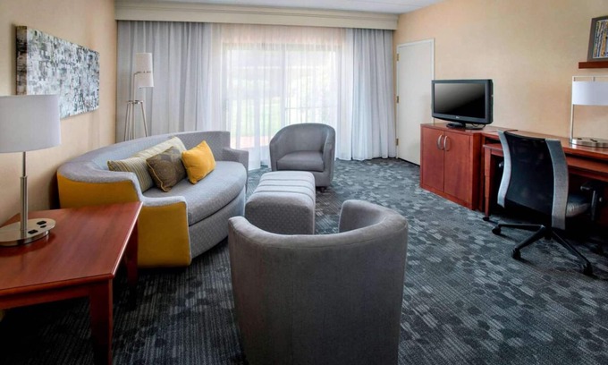 Foxboro Hotel | Vacation Day Is Always A Great Idea! Short Drive to Borderland State Park