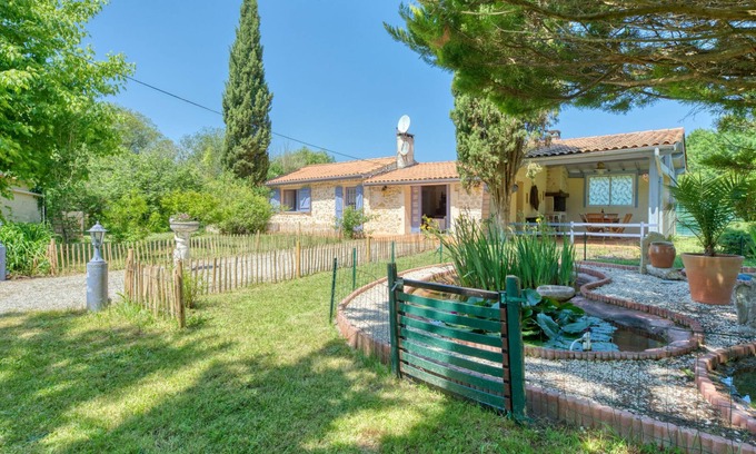 Gaillan-en-Medoc House | Vacation home Nola by Interhome