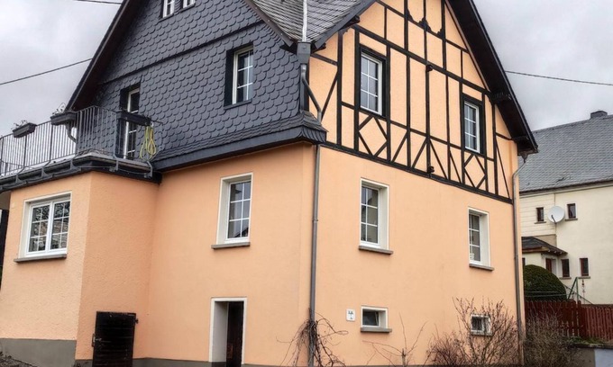 Hunerbach House | Vacation home Im Räubernest - 6-bed vacation home, bath/WC, 3 bedrooms, up to 8 pers.