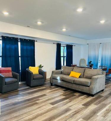Ponderosa - Wingate House | Vacation Home in CLT King and 3Q