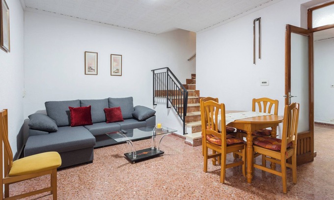 Llauri House | Vacation Home "La Matea" with Private Terrace, Balcony & Wi-Fi
