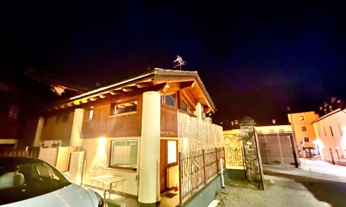 Nus House | Vacation Home 'La Sellerie' with Mountain View & Wi-Fi