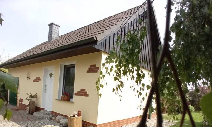 Dobin am See House | Vacation Home "Liwi" with Private Terrace, Private Garden & Wi-Fi