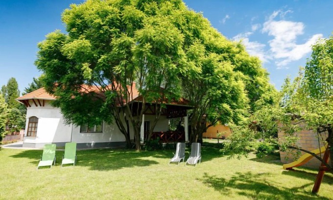Balatonboglar House | Vacation home Marian by Interhome