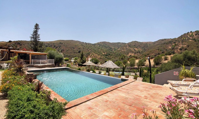 Fonte do Bispo House | Vacation Home "Quinta do Silêncio T4" with Mountain View, Shared Pool & Wi-Fi