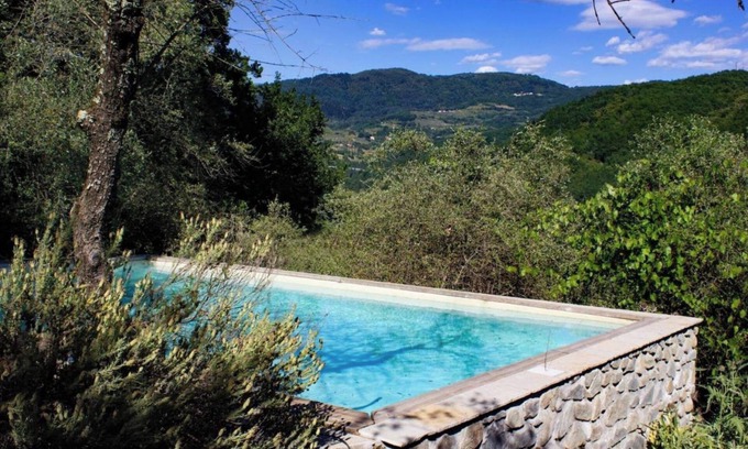 Gassano House | Vacation Home "Villa Gli Ulivi" with Mountain View, Private Pool & Wi-Fi